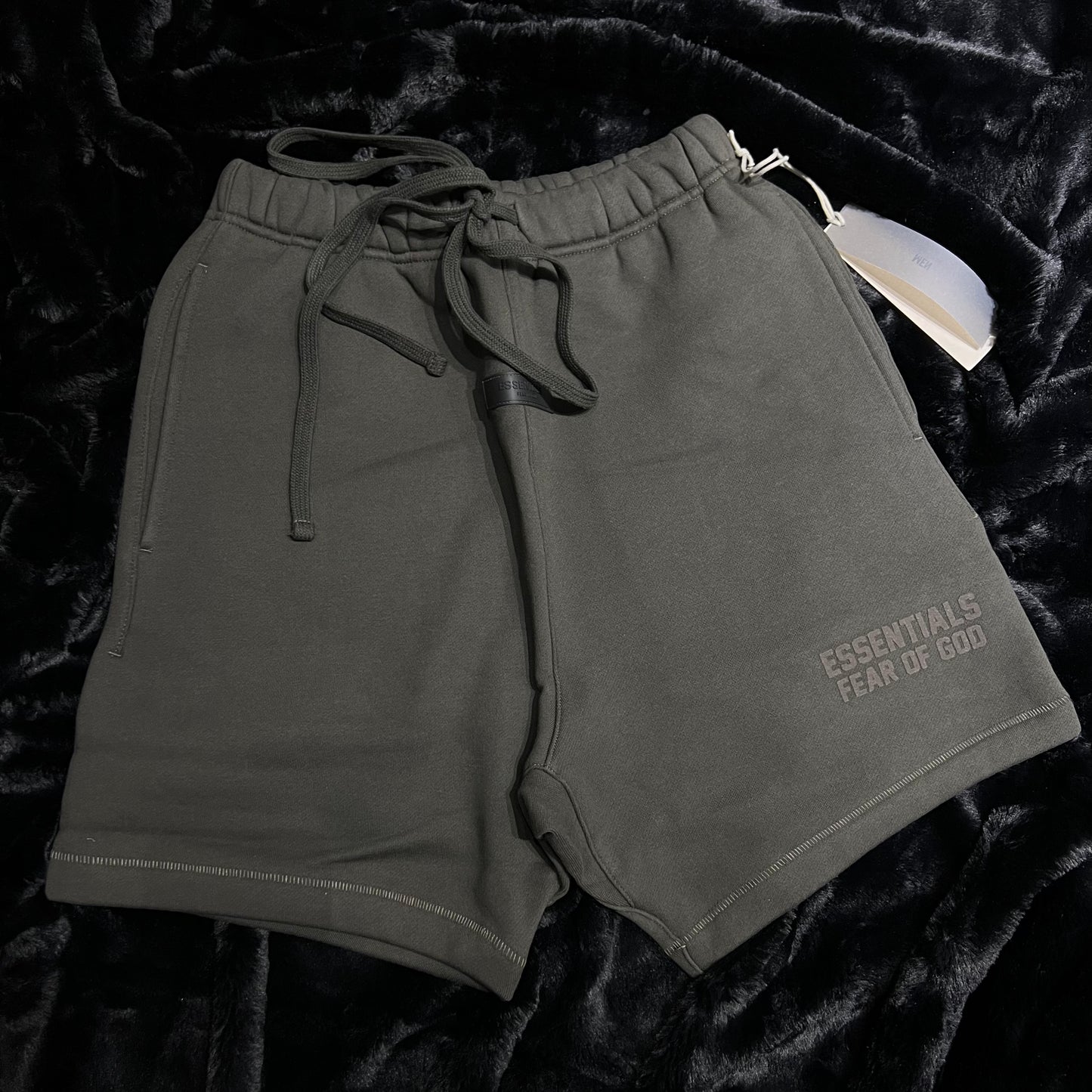 Essentials 22FW flocked logo shorts